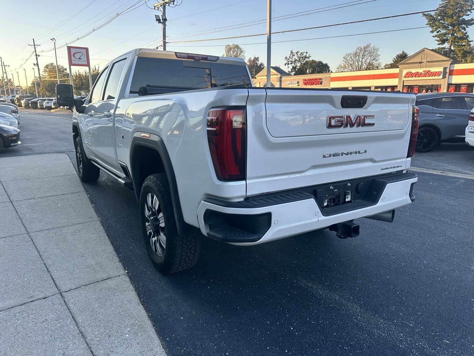 GMC Sierra 3500HD Denali Crew Cab 4WD 2024