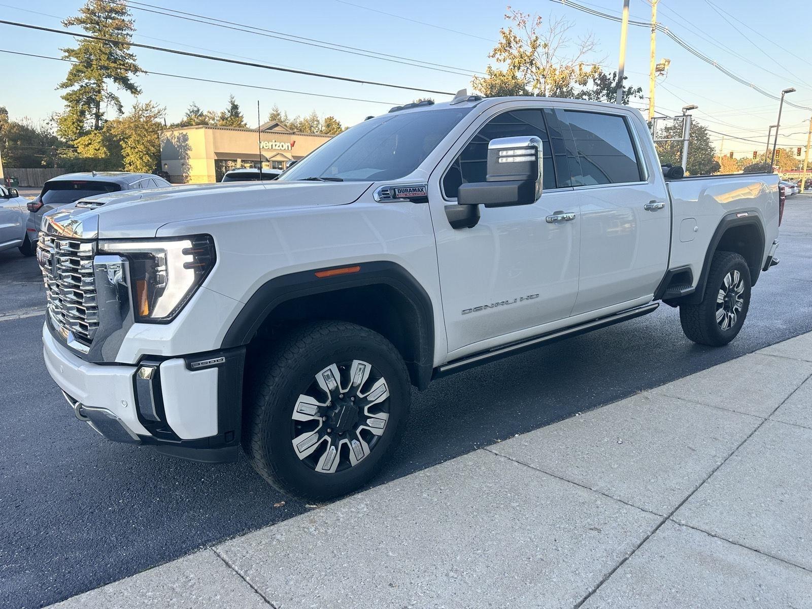 GMC Sierra 3500HD Denali Crew Cab 4WD 2024