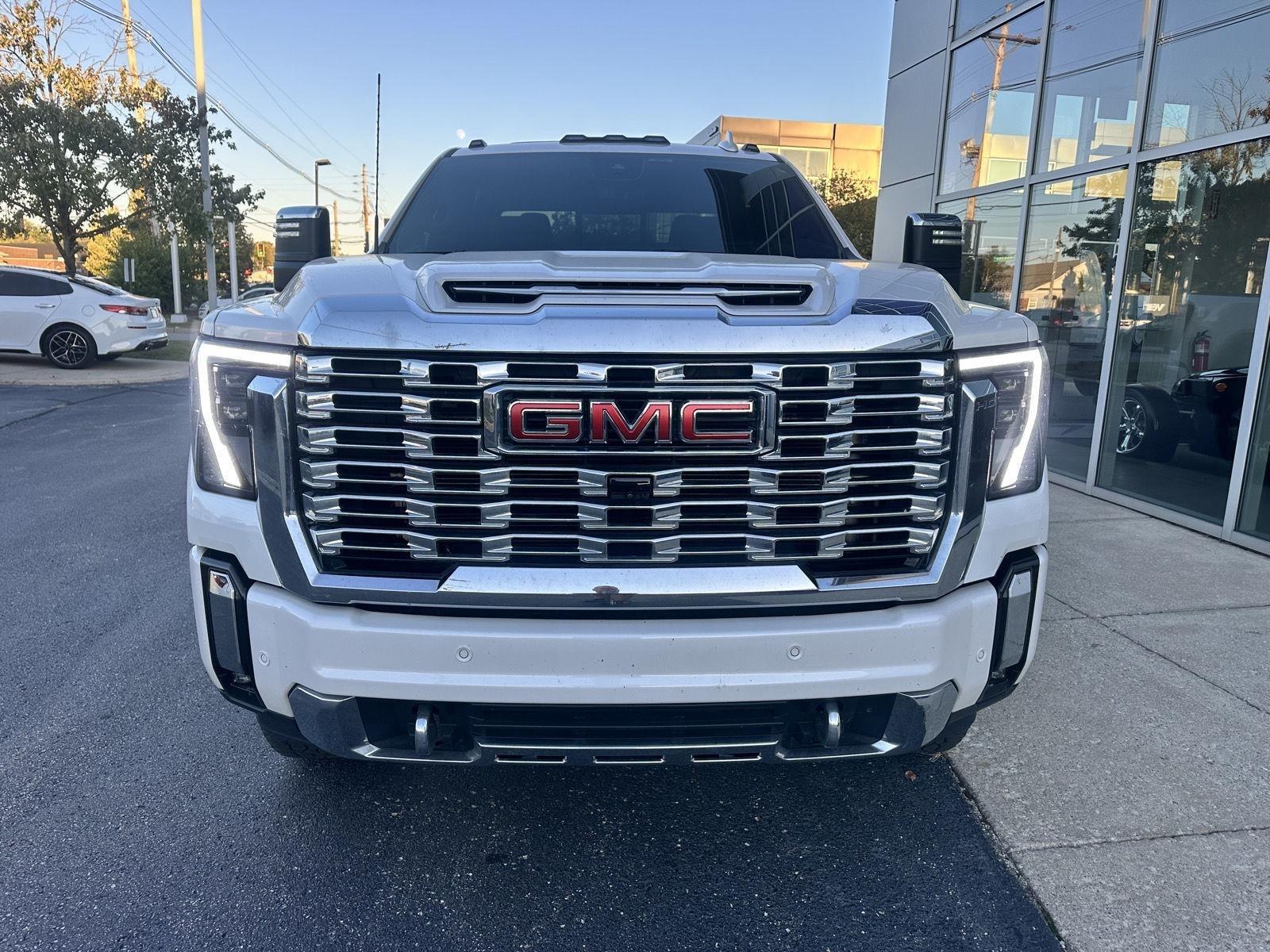GMC Sierra 3500HD Denali Crew Cab 4WD 2024