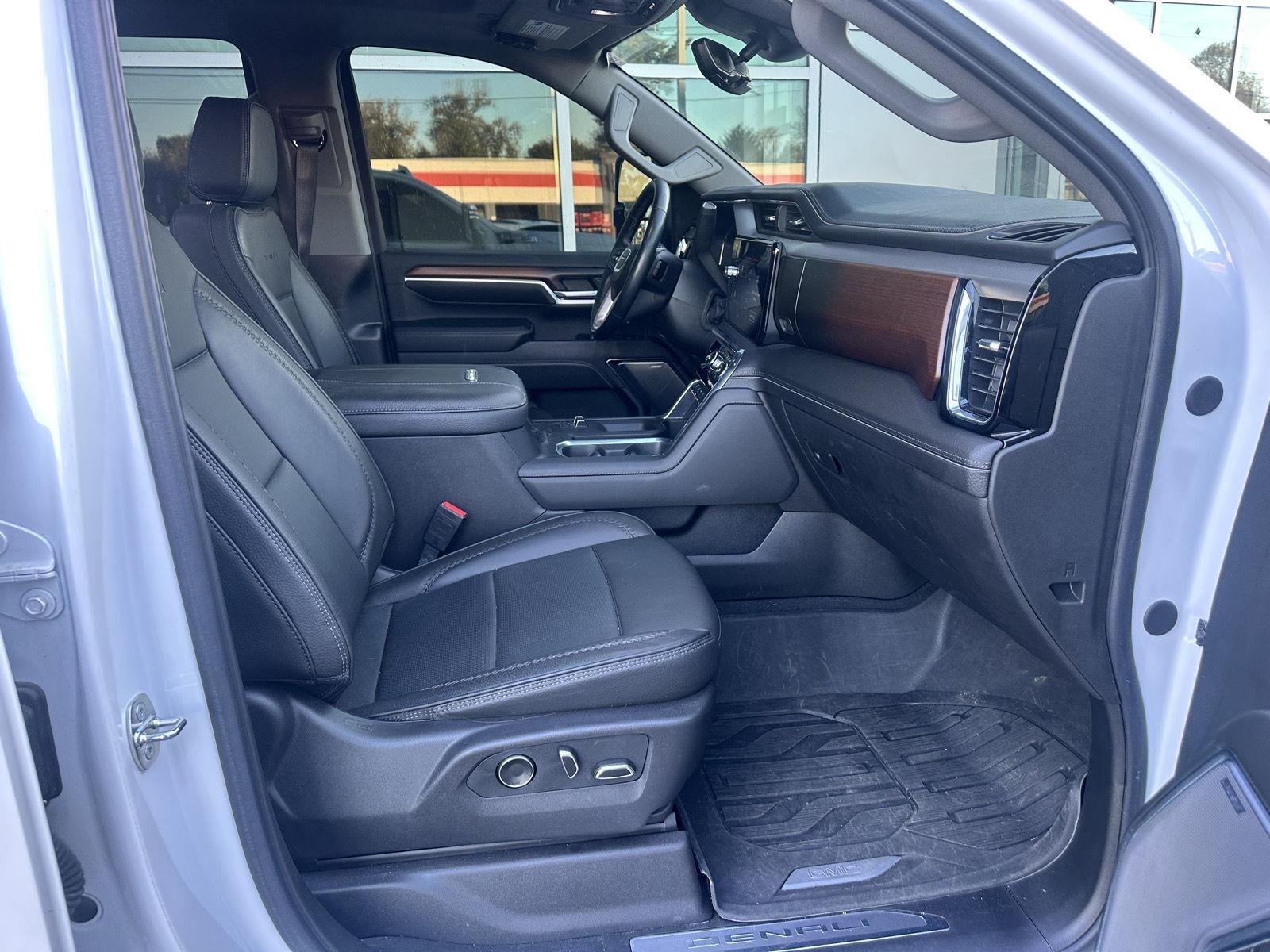 GMC Sierra 3500HD Denali Crew Cab 4WD 2024