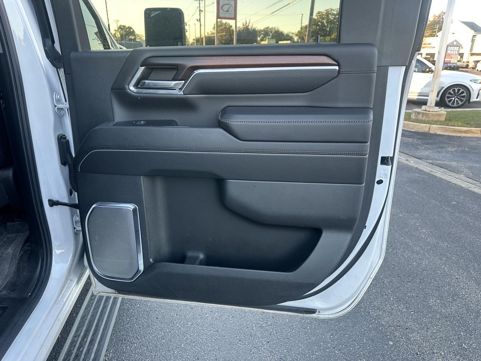 GMC Sierra 3500HD Denali Crew Cab 4WD 2024