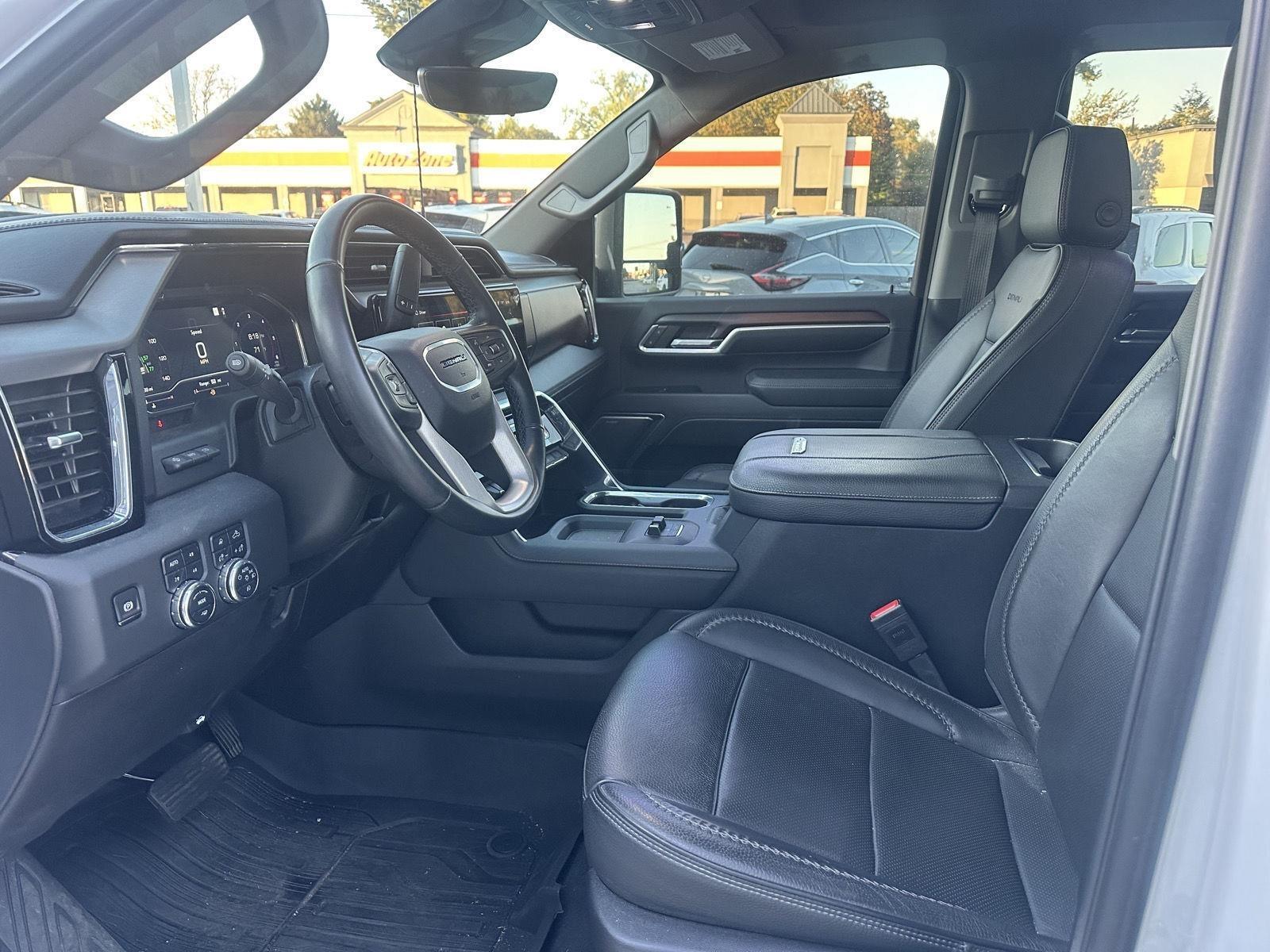 GMC Sierra 3500HD Denali Crew Cab 4WD 2024