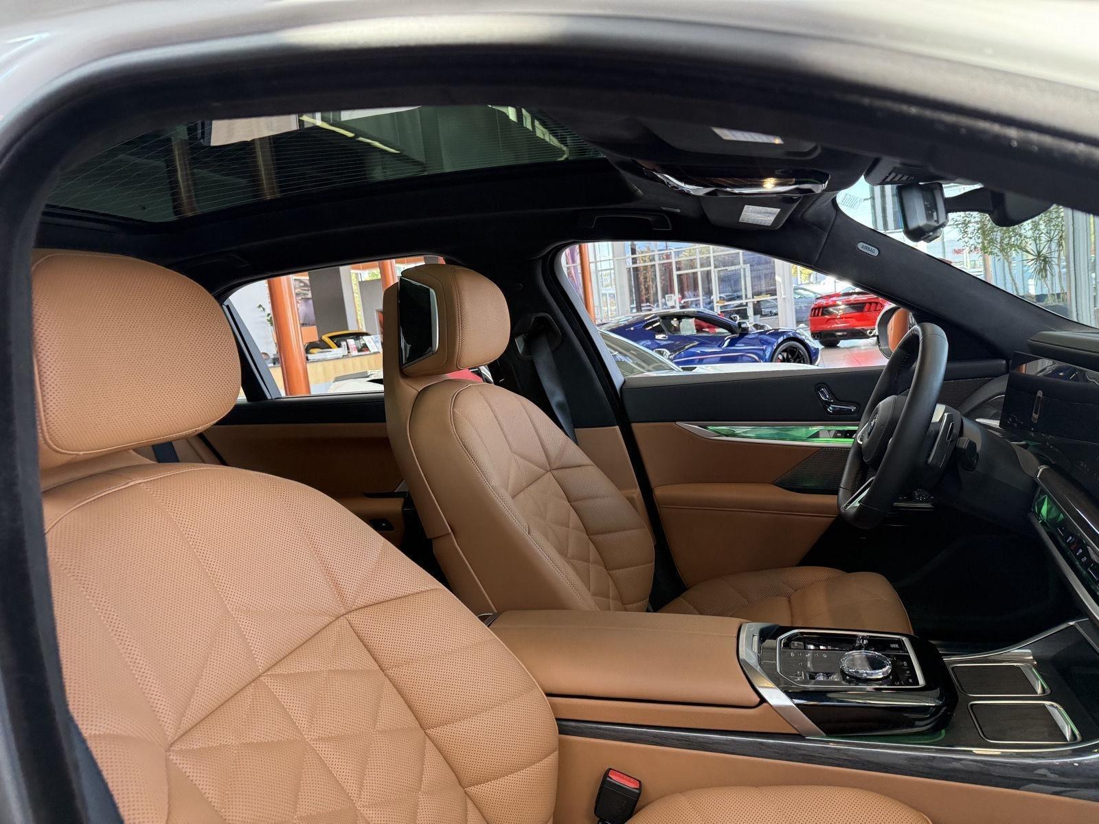 BMW 7-Series 740i xDrive 2026
