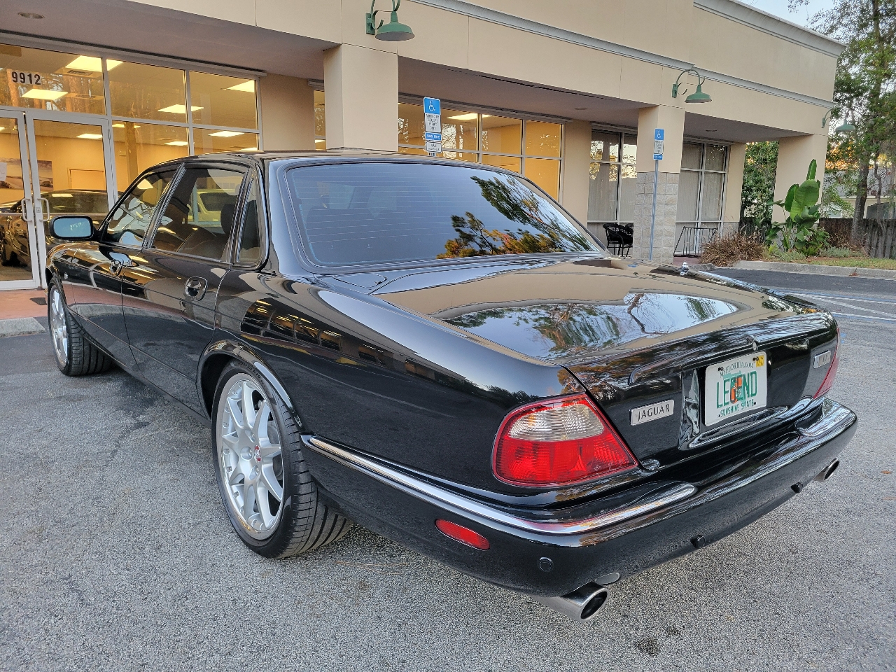 Jaguar XJ 4dr Sdn XJR 2002