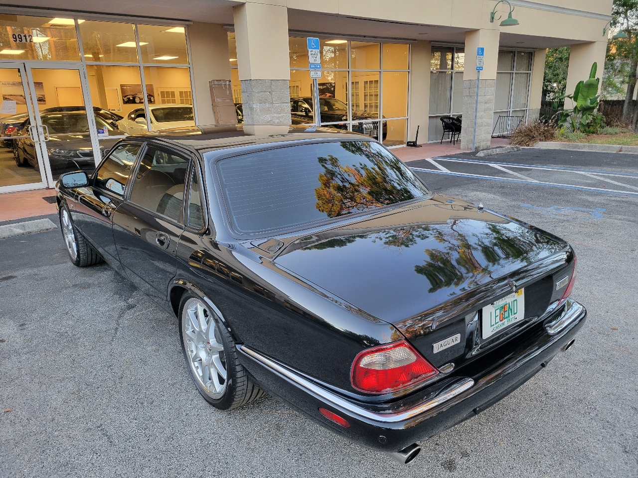 Jaguar XJ 4dr Sdn XJR 2002