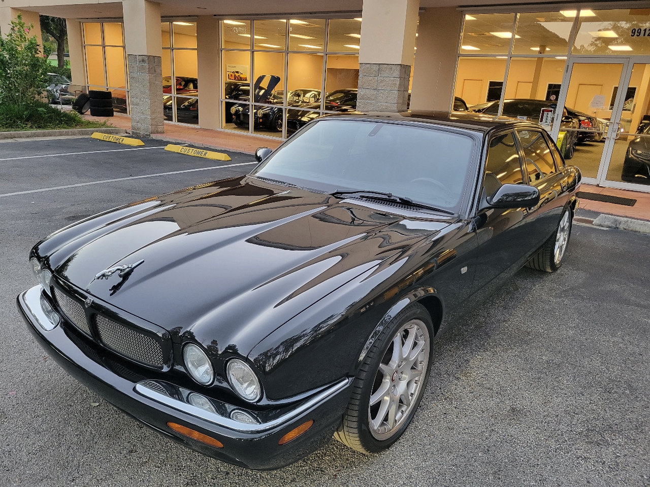 Jaguar XJ 4dr Sdn XJR 2002