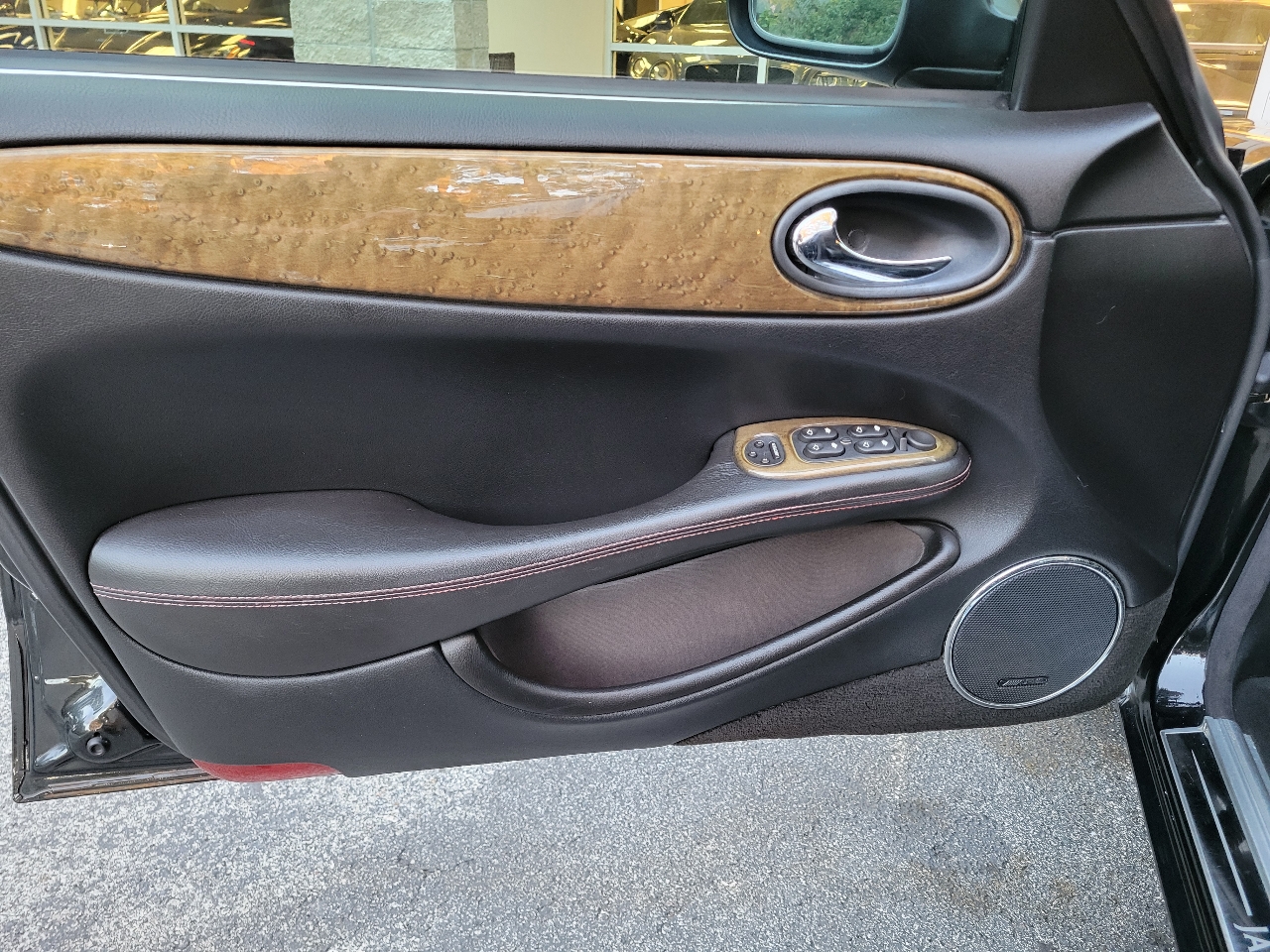 Jaguar XJ 4dr Sdn XJR 2002