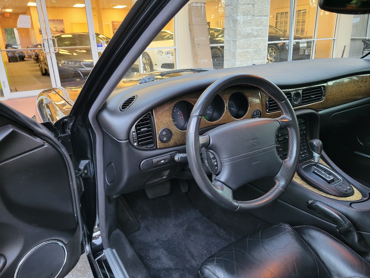 Jaguar XJ 4dr Sdn XJR 2002