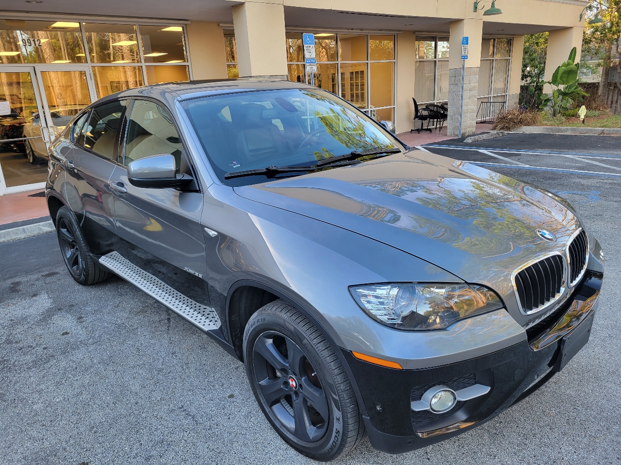 BMW X6 AWD 4dr 35i 2011