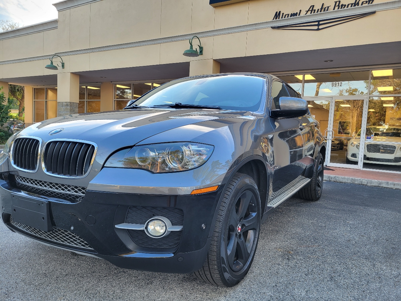BMW X6 AWD 4dr 35i 2011