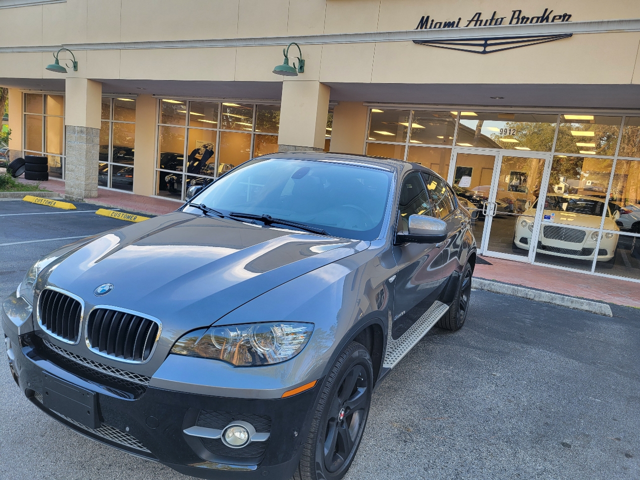 BMW X6 AWD 4dr 35i 2011