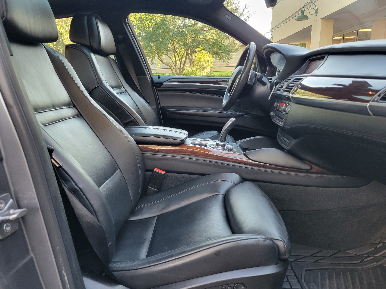 BMW X6 AWD 4dr 35i 2011