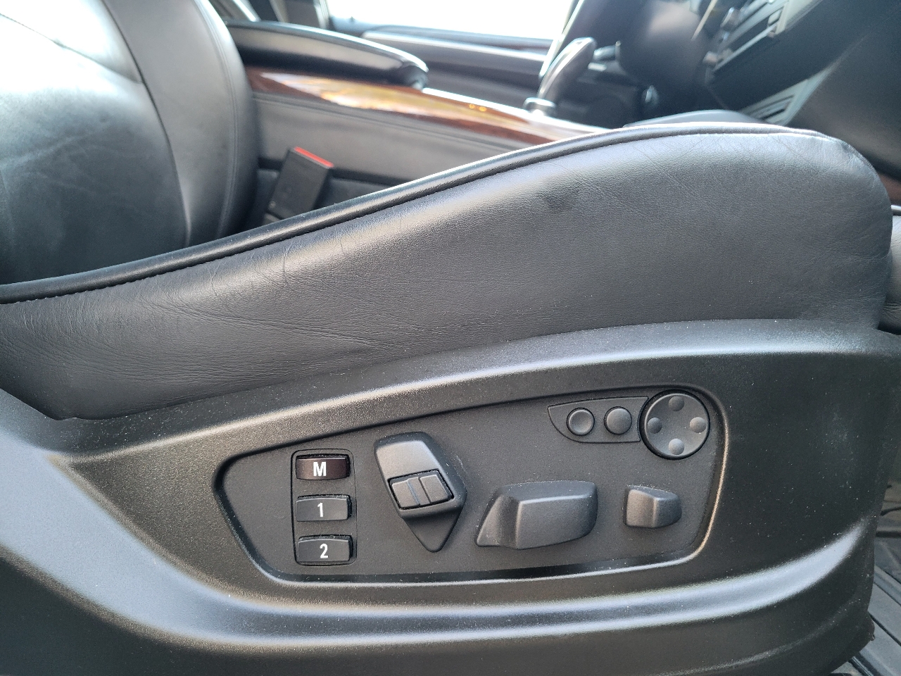 BMW X6 AWD 4dr 35i 2011