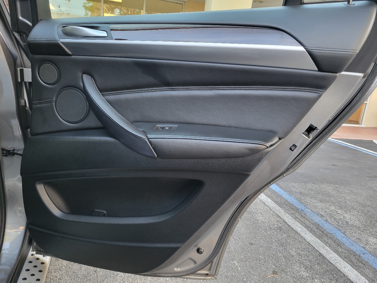 BMW X6 AWD 4dr 35i 2011