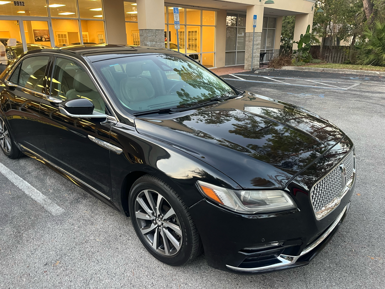 Lincoln Continental Standard FWD 2019