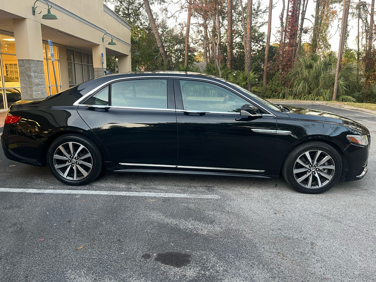 Lincoln Continental Standard FWD 2019