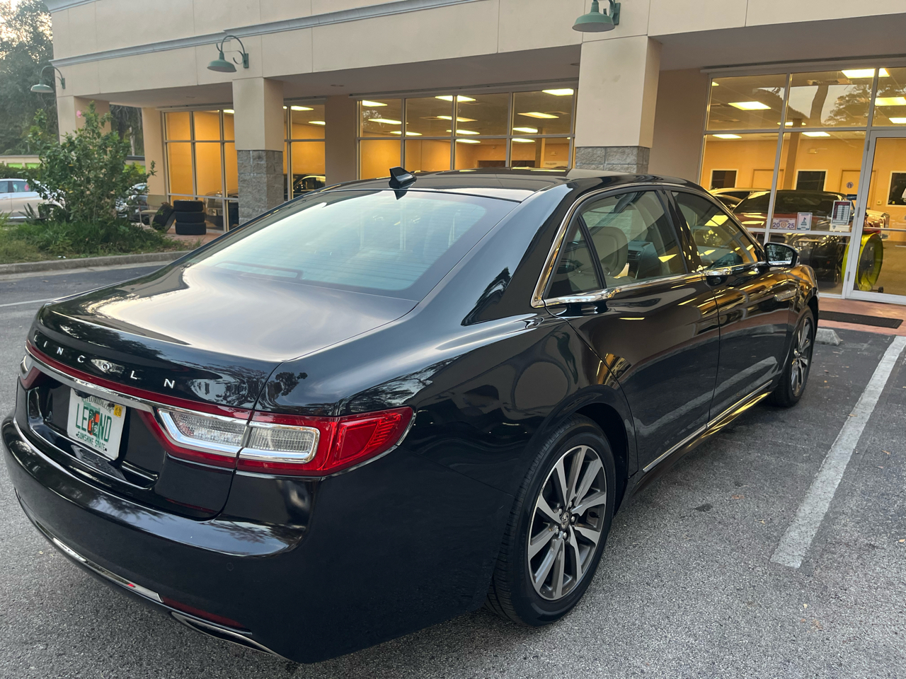 Lincoln Continental Standard FWD 2019