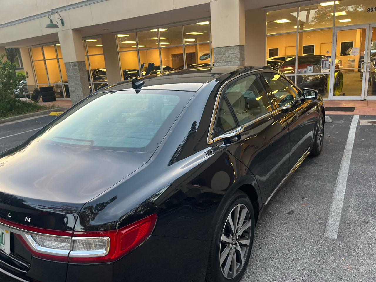 Lincoln Continental Standard FWD 2019