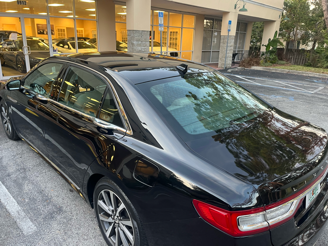 Lincoln Continental Standard FWD 2019