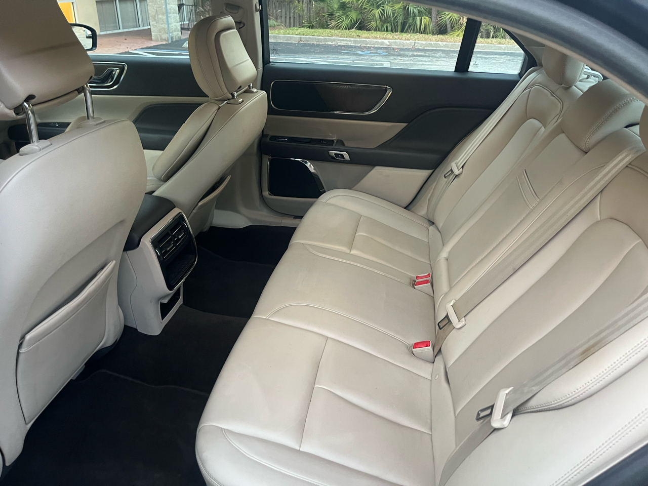 Lincoln Continental Standard FWD 2019