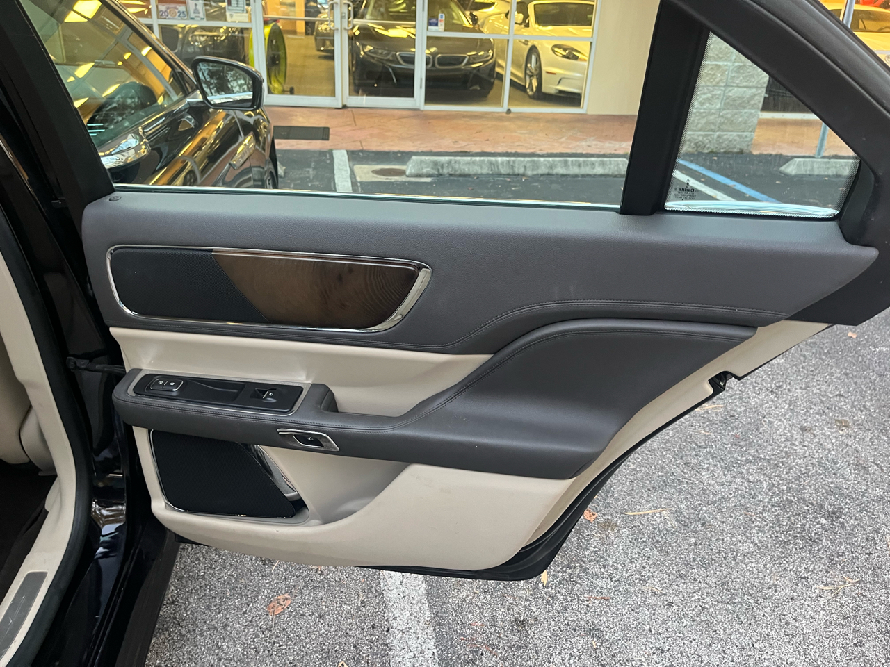 Lincoln Continental Standard FWD 2019