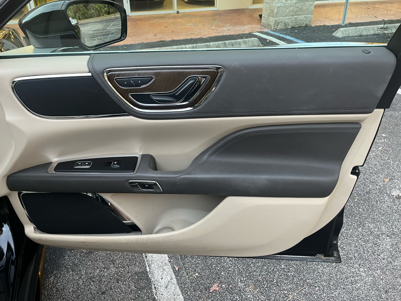 Lincoln Continental Standard FWD 2019