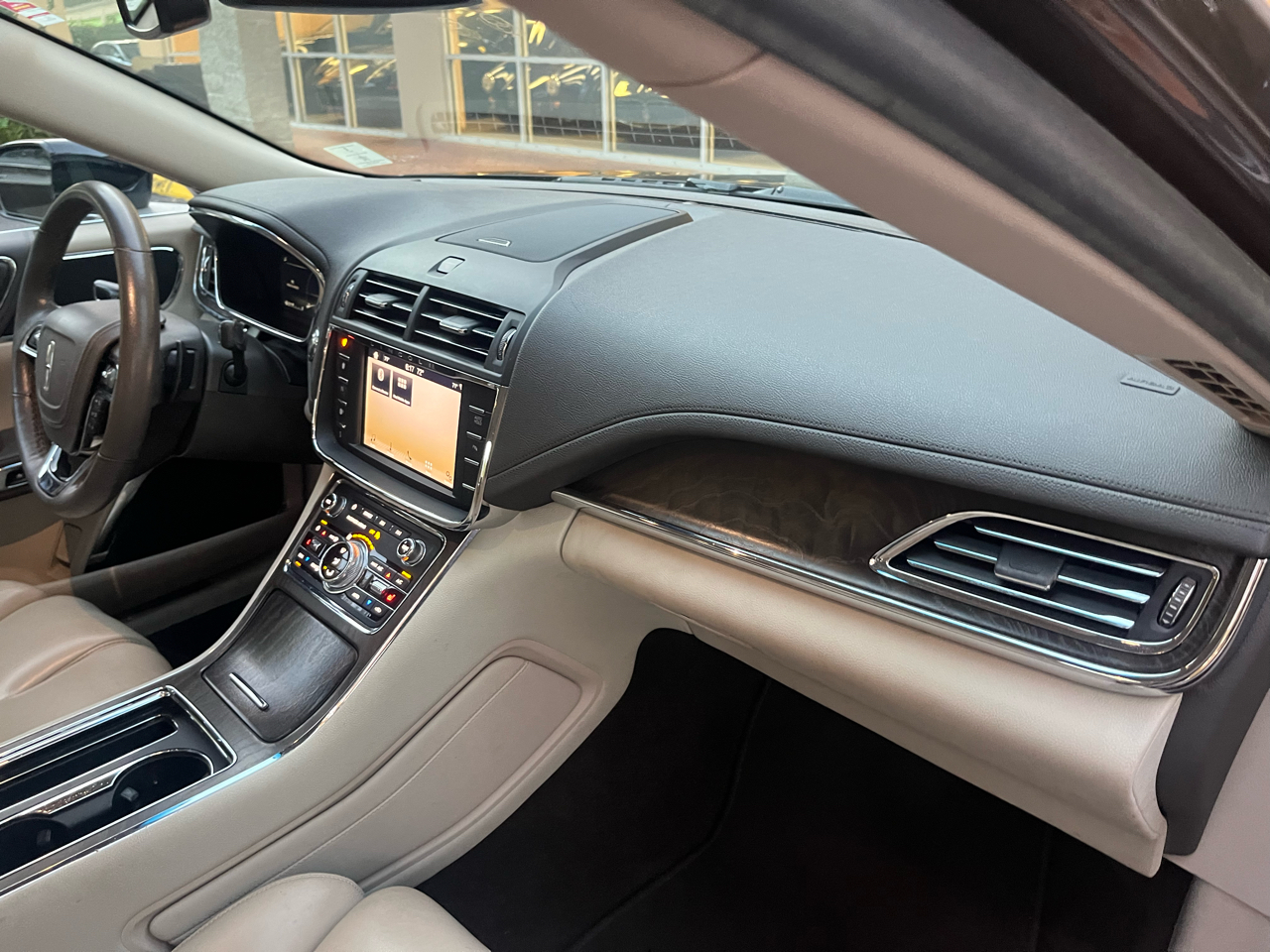 Lincoln Continental Standard FWD 2019