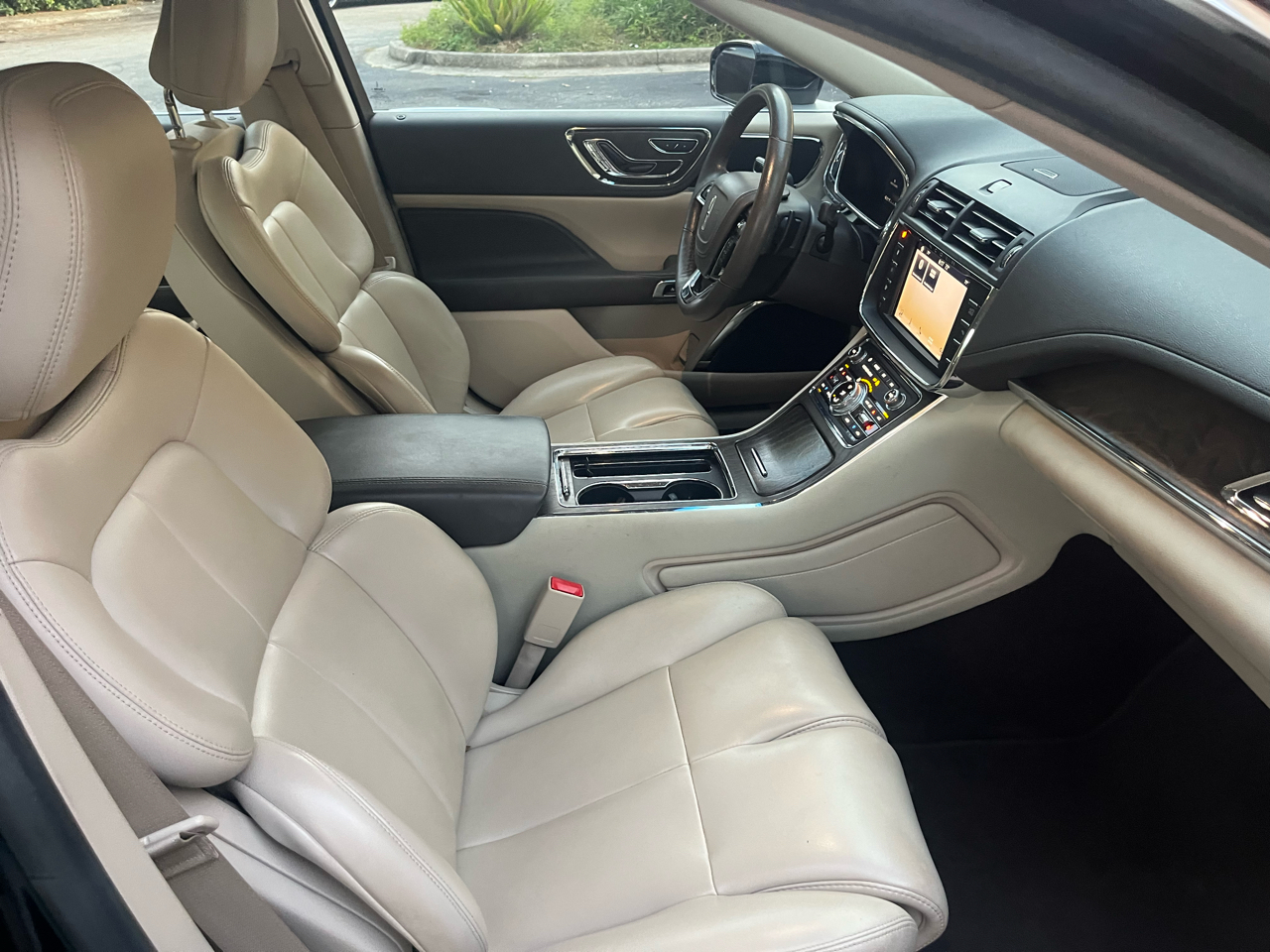 Lincoln Continental Standard FWD 2019