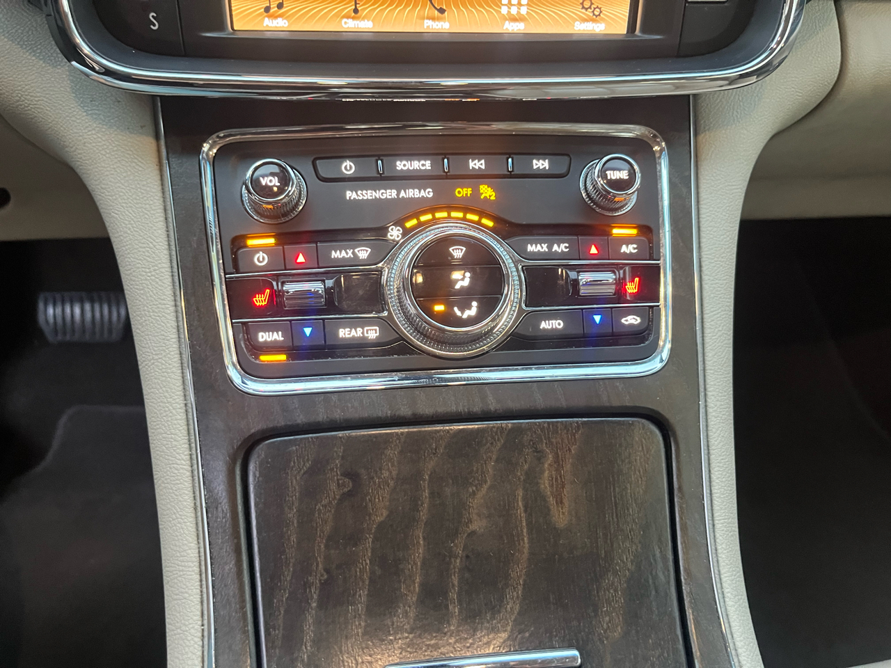 Lincoln Continental Standard FWD 2019