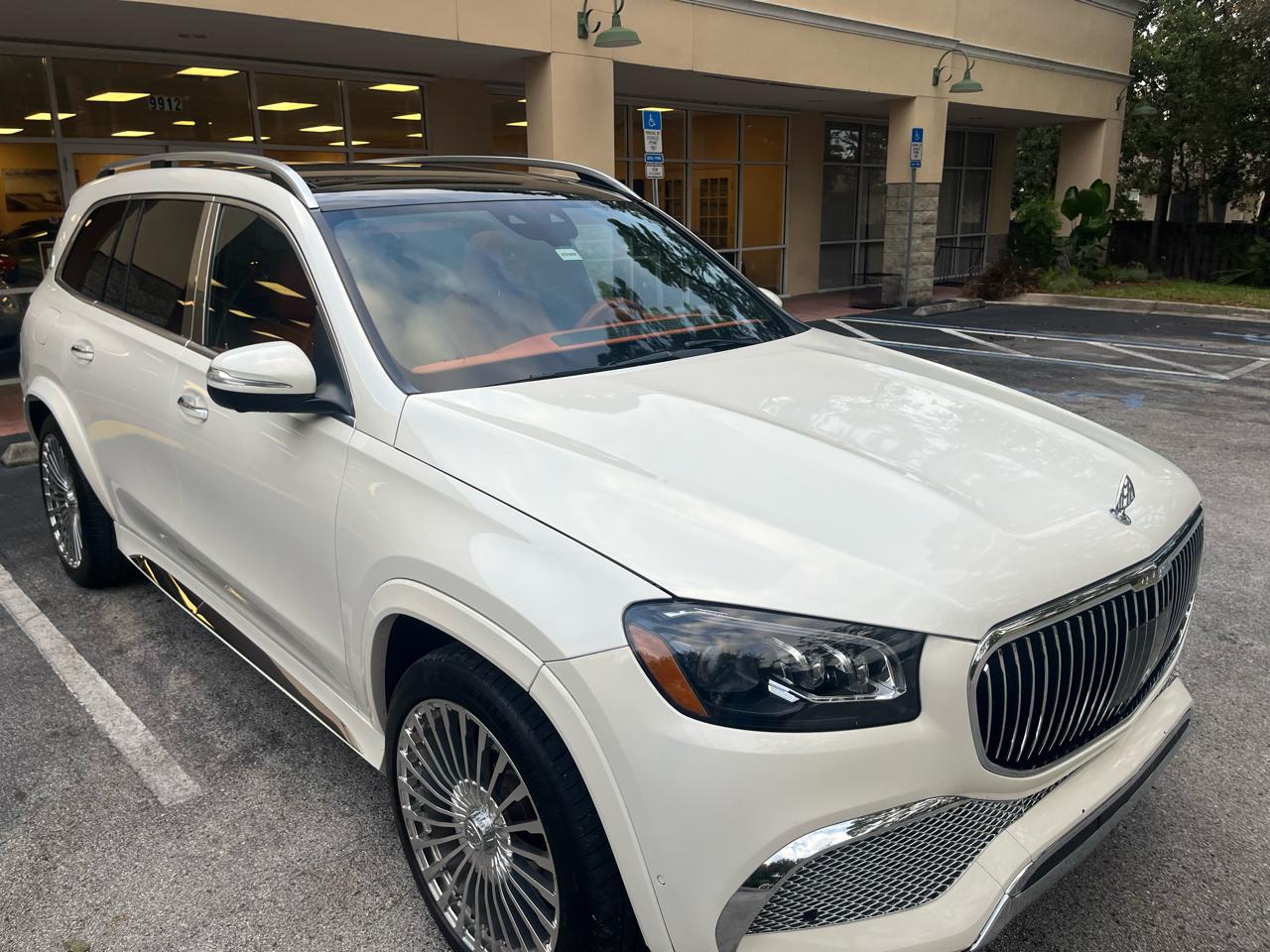 Mercedes-Benz GLS  2021