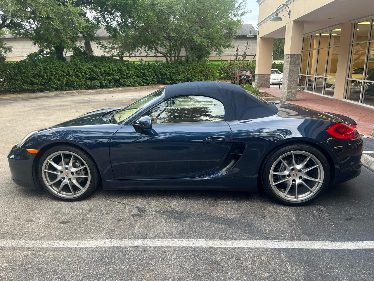 Porsche Boxster 2dr Roadster 2013