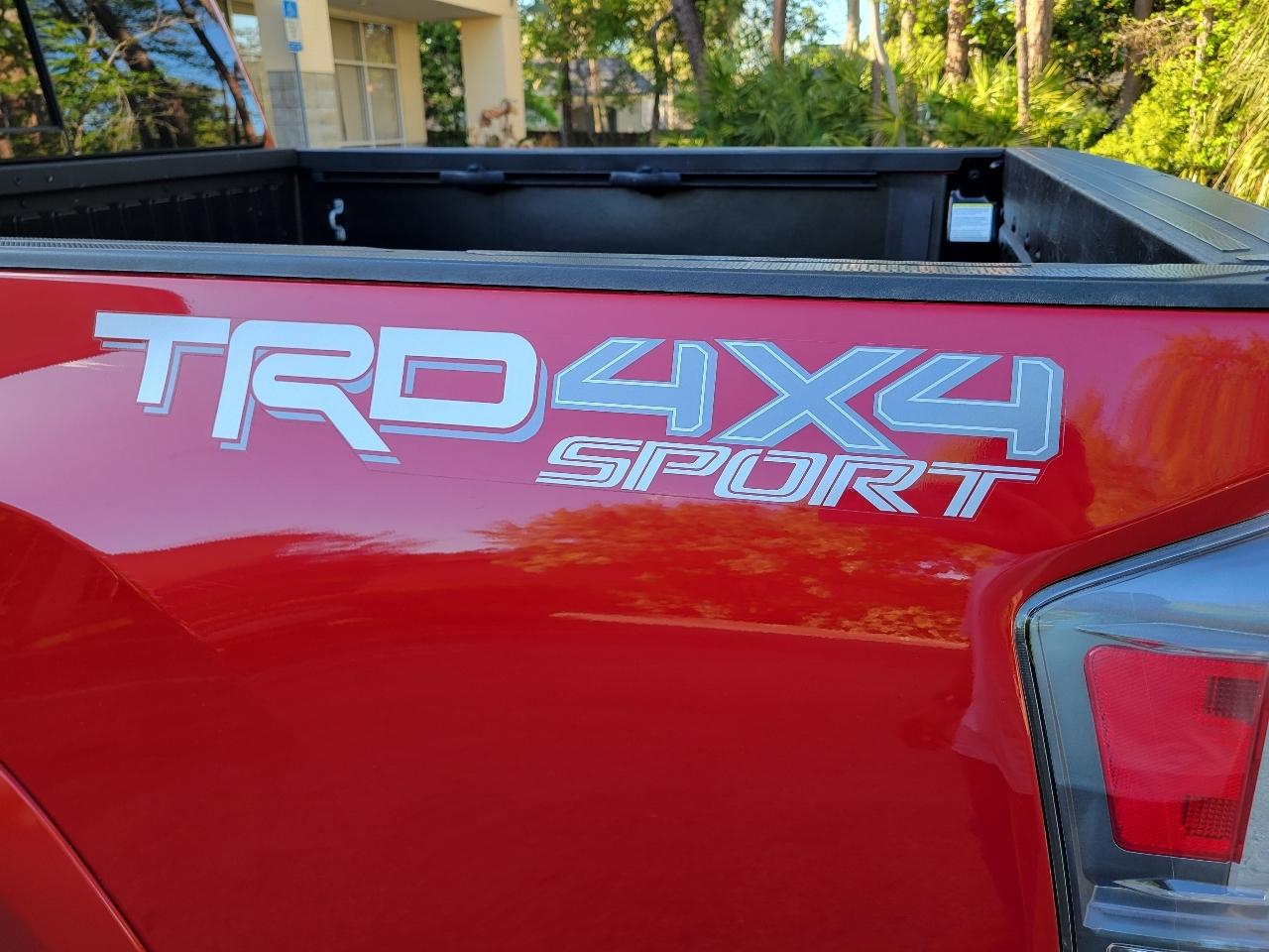 Toyota Tacoma 4WD TRD Off Road Double Cab 5' Bed V6 MT (Natl) 2022