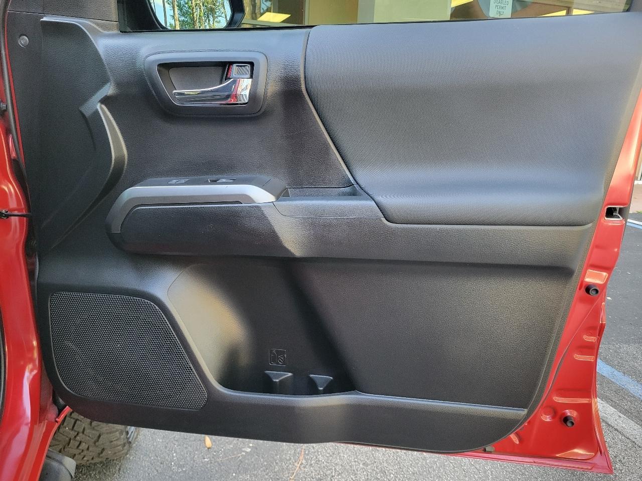 Toyota Tacoma 4WD TRD Off Road Double Cab 5' Bed V6 MT (Natl) 2022