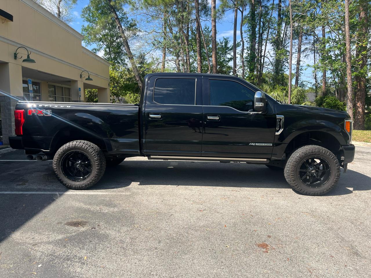 Ford Super Duty F-350 SRW Platinum 4WD Crew Cab 8' Box 2019