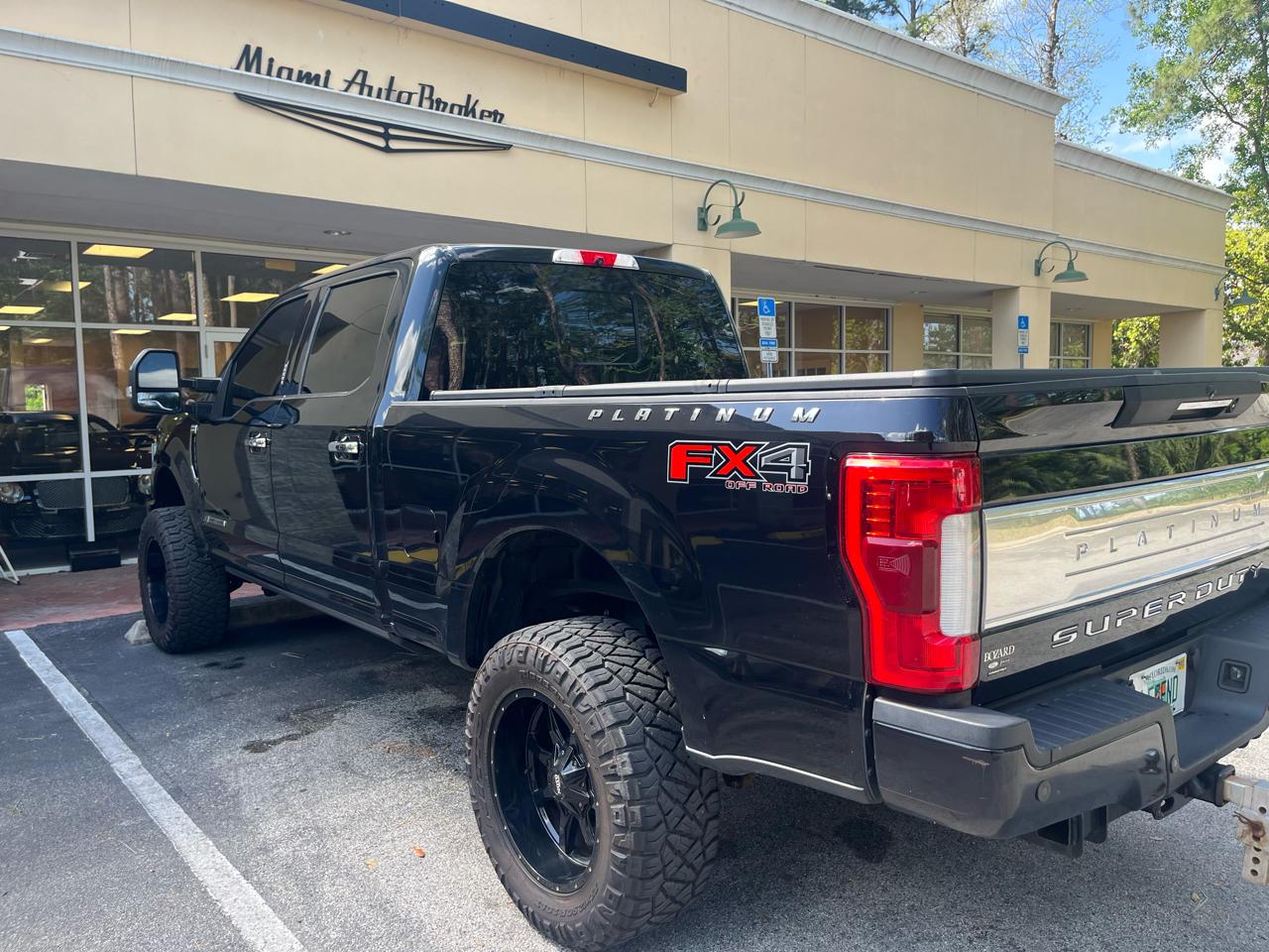 Ford Super Duty F-350 SRW Platinum 4WD Crew Cab 8' Box 2019