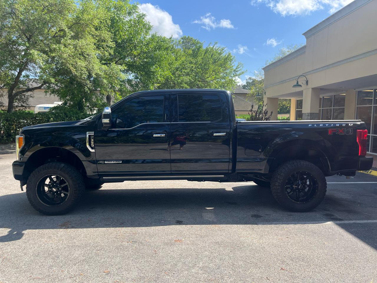 Ford Super Duty F-350 SRW Platinum 4WD Crew Cab 8' Box 2019