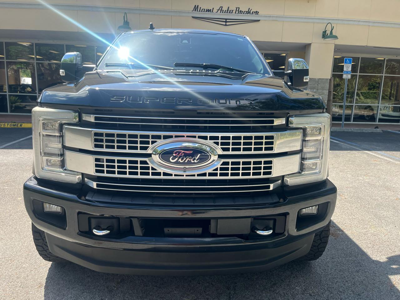 Ford Super Duty F-350 SRW Platinum 4WD Crew Cab 8' Box 2019