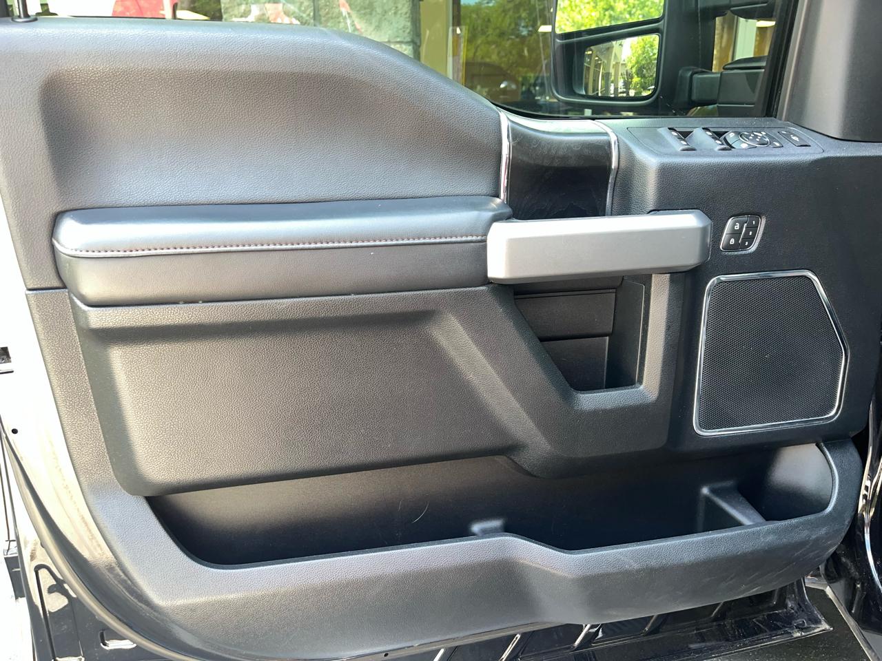 Ford Super Duty F-350 SRW Platinum 4WD Crew Cab 8' Box 2019