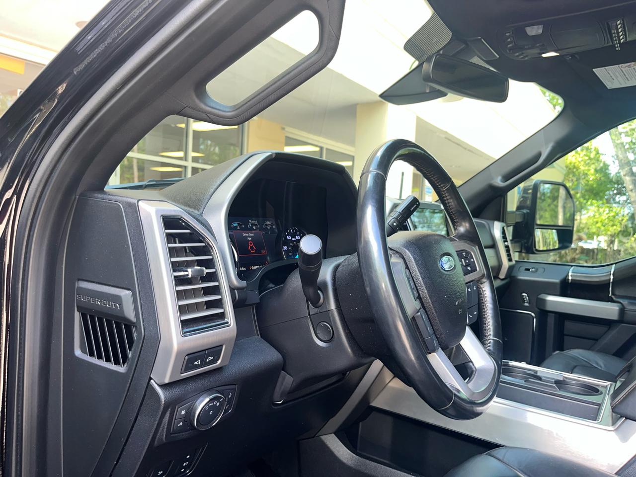 Ford Super Duty F-350 SRW Platinum 4WD Crew Cab 8' Box 2019