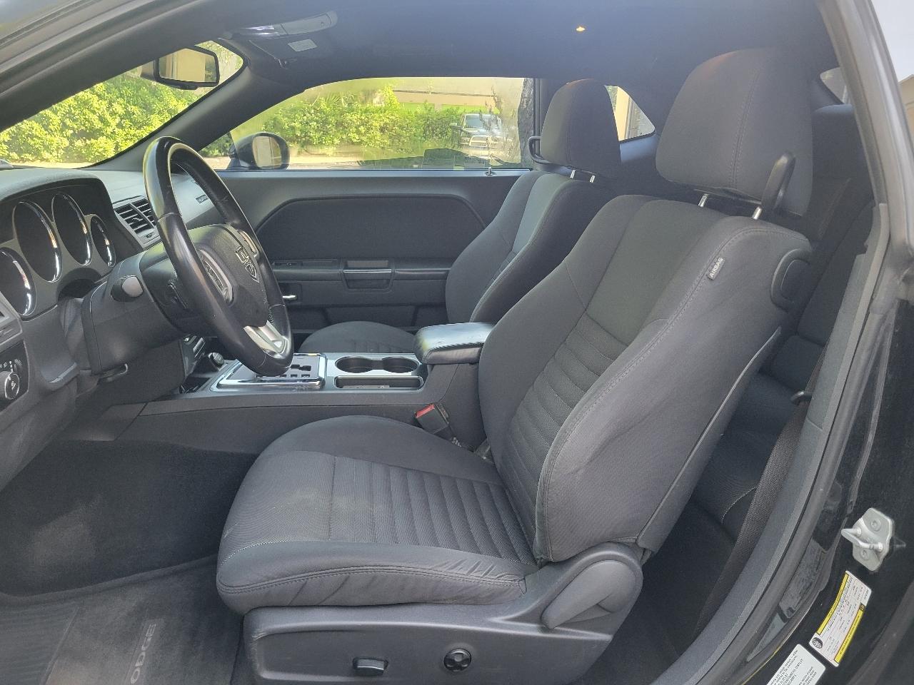 Dodge Challenger 2dr Cpe SXT 2014