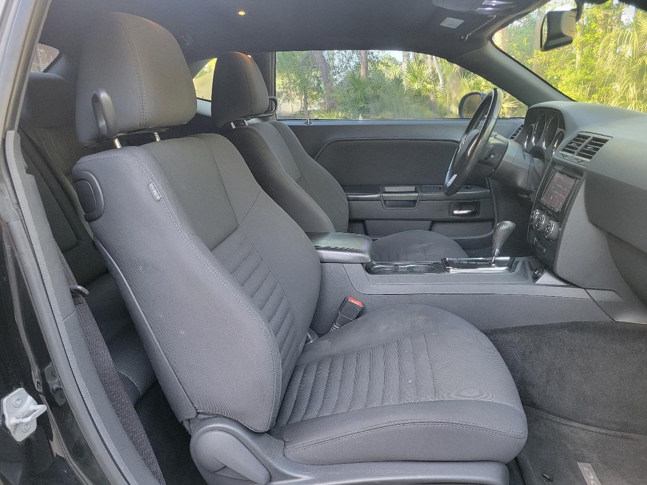 Dodge Challenger 2dr Cpe SXT 2014