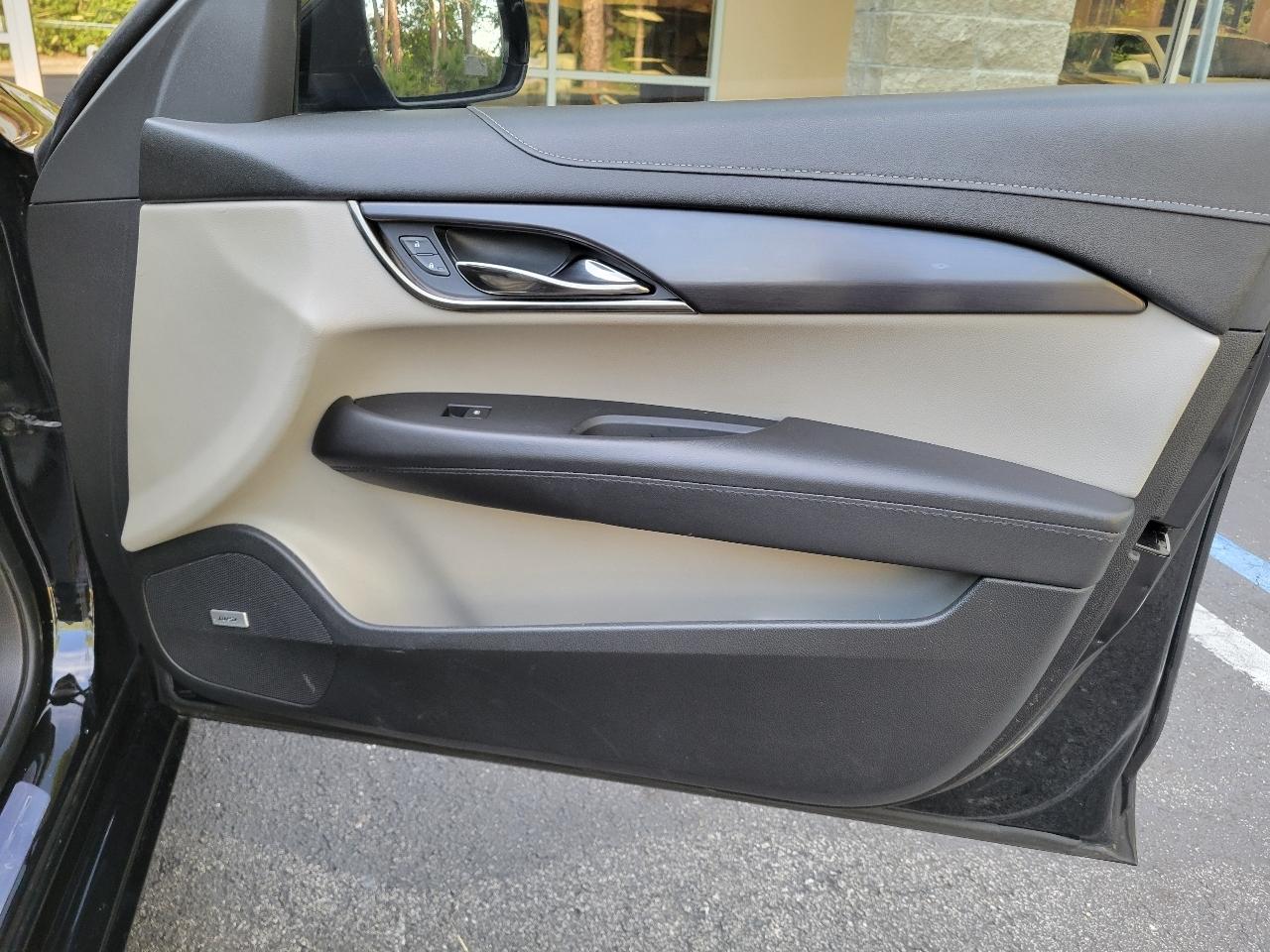 Cadillac ATS Sedan 4dr Sdn 2.5L Standard RWD 2016