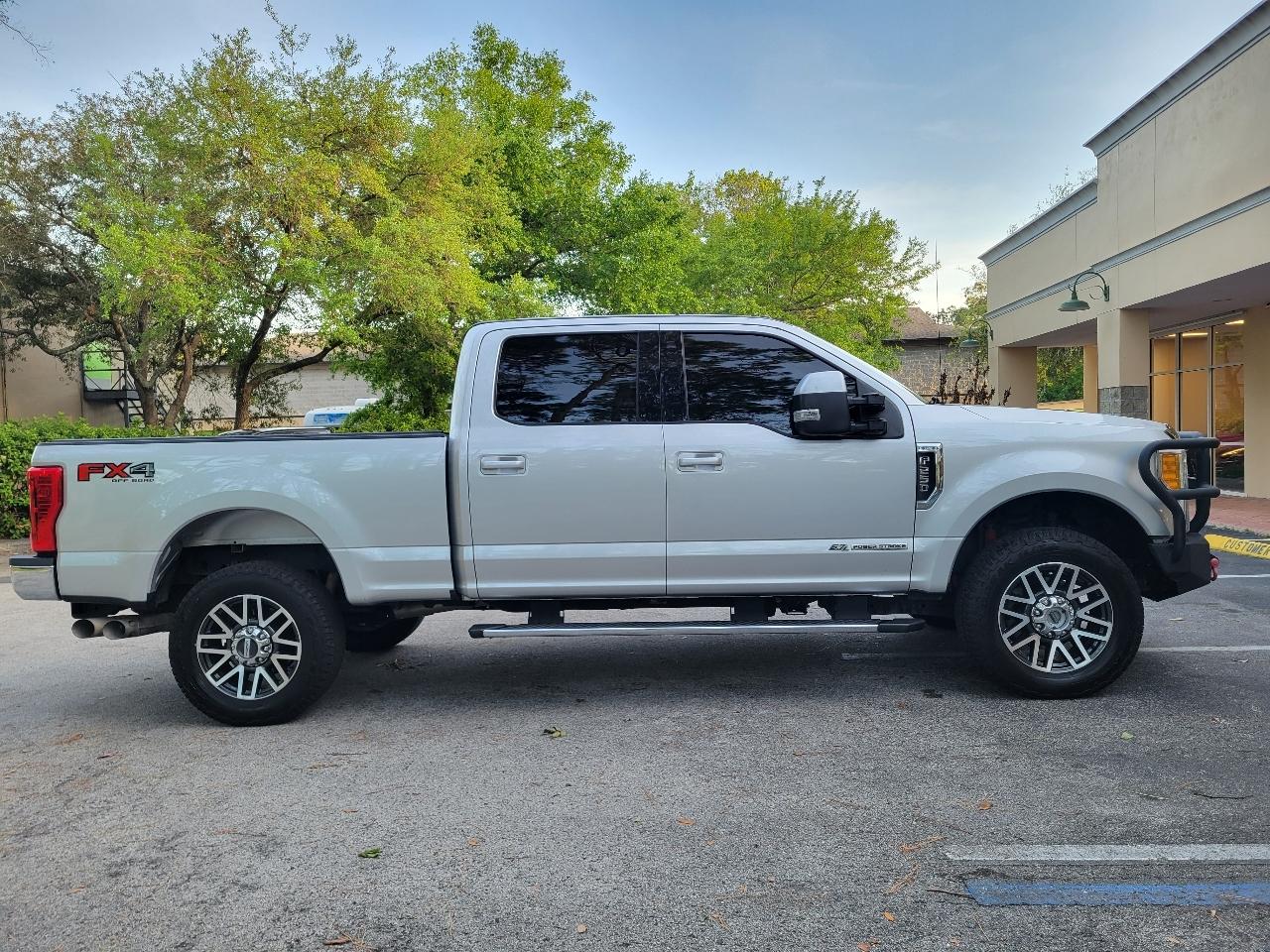 Ford Super Duty F-250 SRW King Ranch 4WD Crew Cab 8' Box 2017