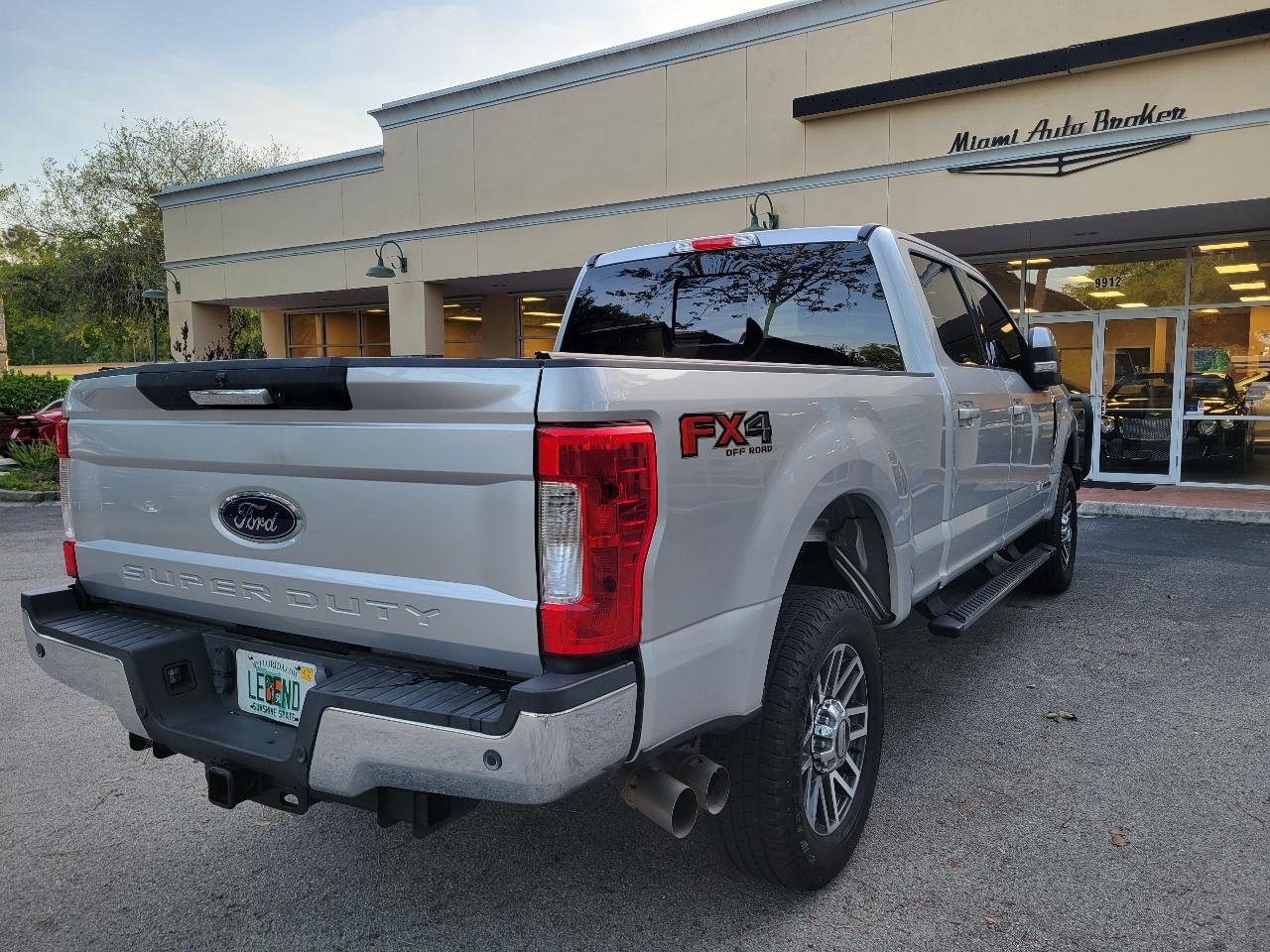 Ford Super Duty F-250 SRW King Ranch 4WD Crew Cab 8' Box 2017