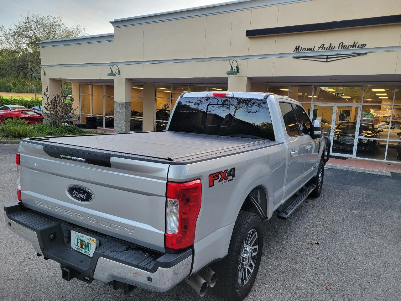 Ford Super Duty F-250 SRW King Ranch 4WD Crew Cab 8' Box 2017