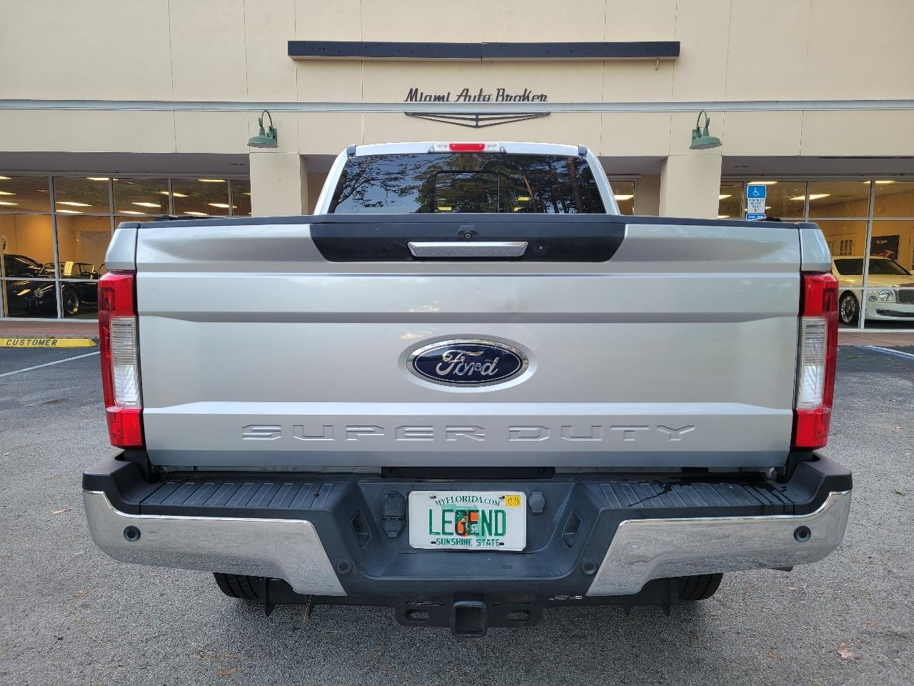 Ford Super Duty F-250 SRW King Ranch 4WD Crew Cab 8' Box 2017