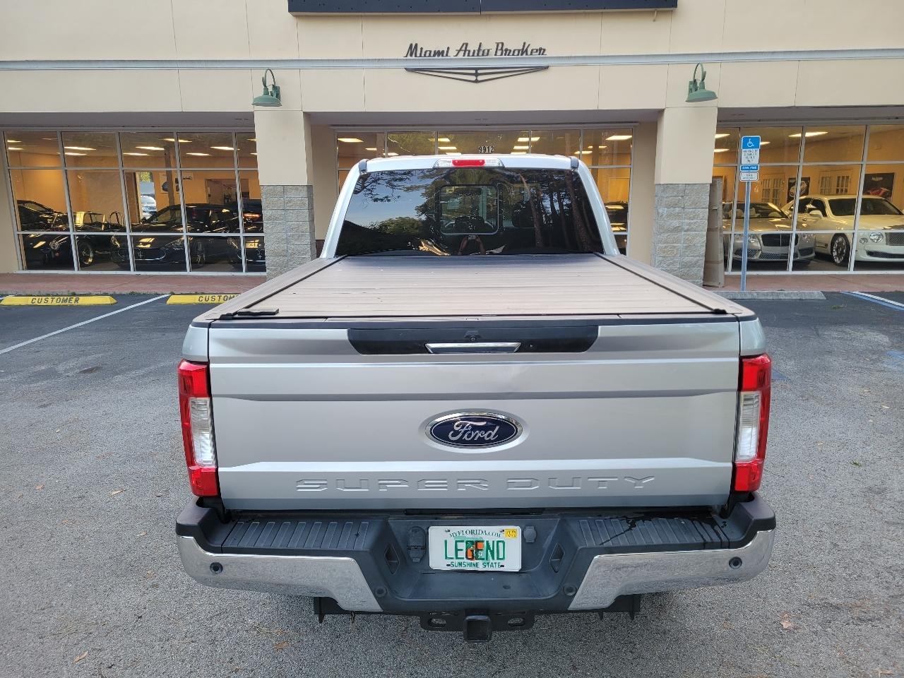 Ford Super Duty F-250 SRW King Ranch 4WD Crew Cab 8' Box 2017