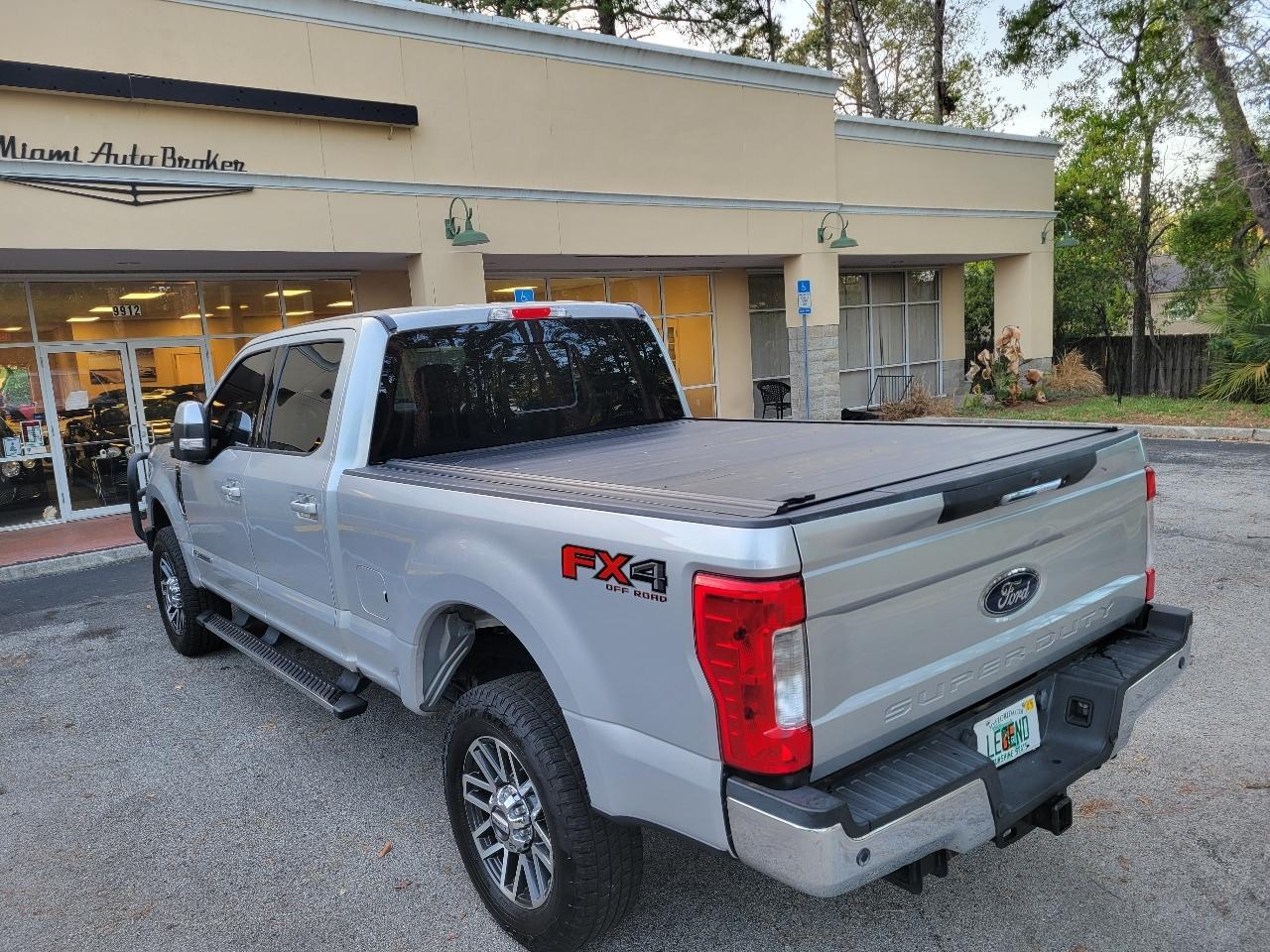 Ford Super Duty F-250 SRW King Ranch 4WD Crew Cab 8' Box 2017