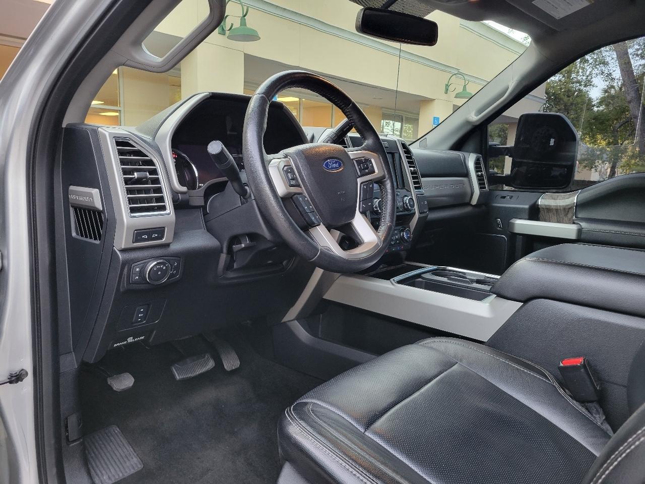 Ford Super Duty F-250 SRW King Ranch 4WD Crew Cab 8' Box 2017