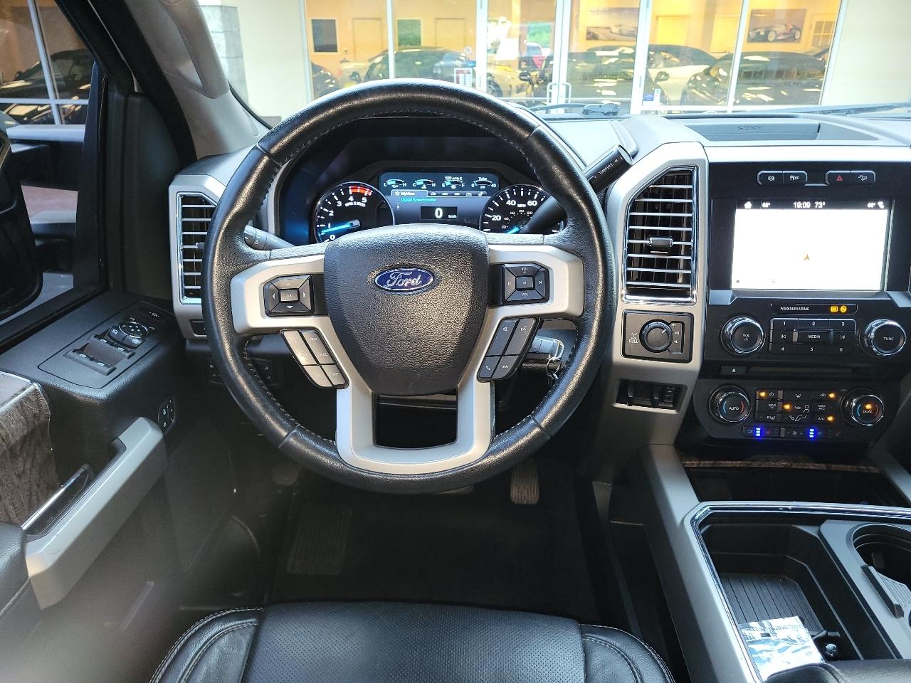 Ford Super Duty F-250 SRW King Ranch 4WD Crew Cab 8' Box 2017